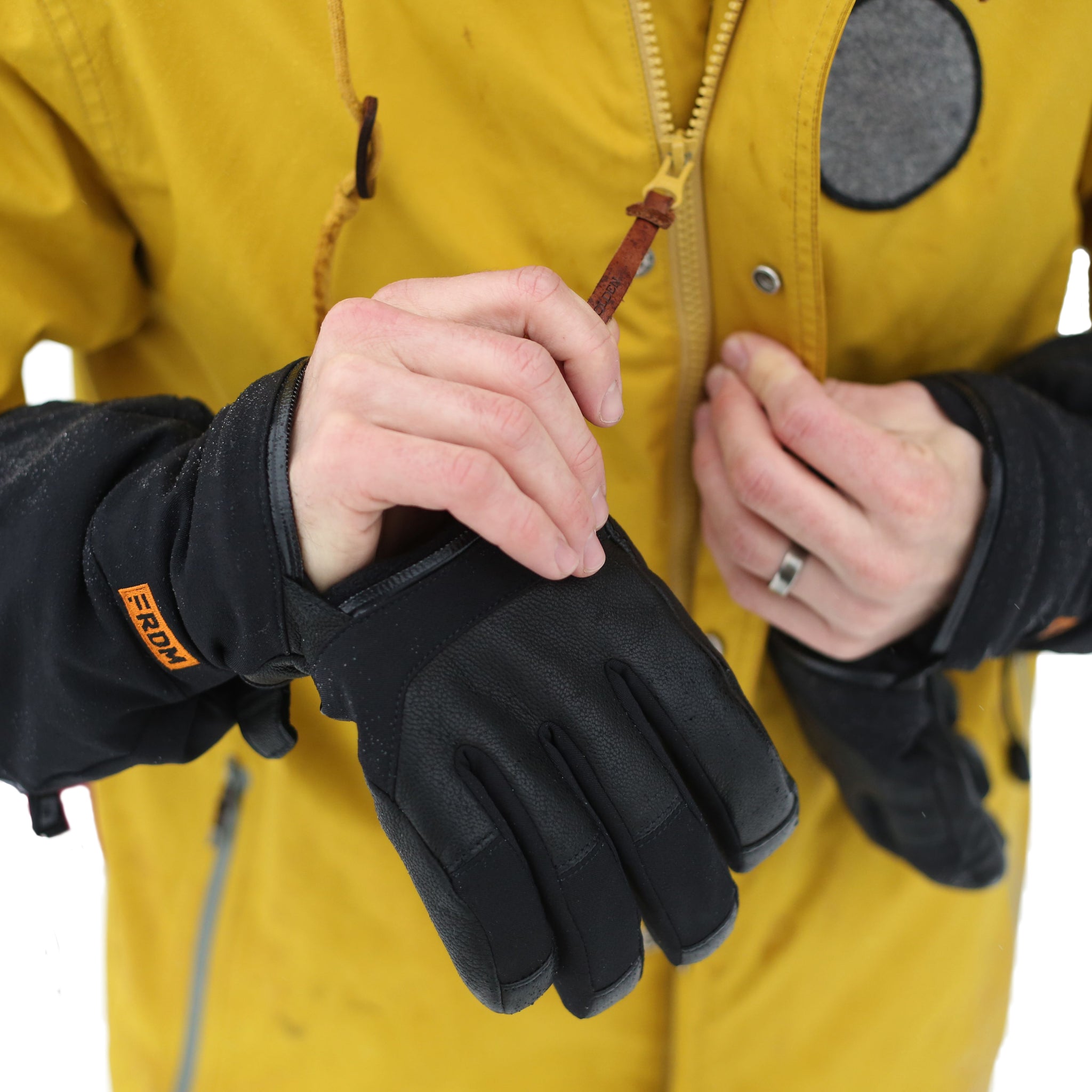 Clutch Snow Gloves